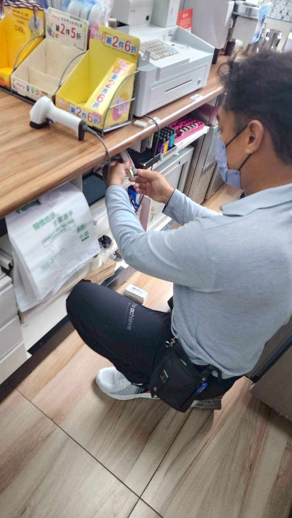 全家超商三鹿店  警局連線系統 定期保養