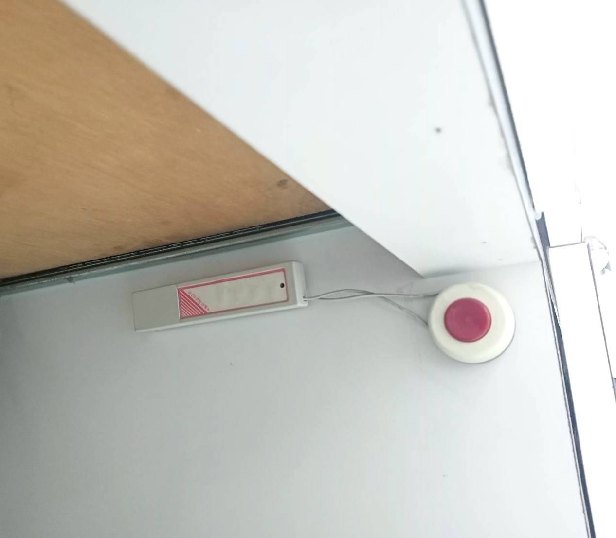 萬泓藥妝東興店 警民連線系統服務